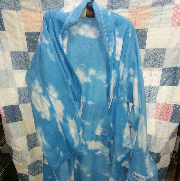 Adult sky blue Snuggie - Picture 1 of 2